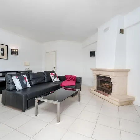 401 - 2 Bedroom - Oura - Sea View *